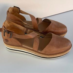 Timberland Emerson Point Closed Toe Platform Sandals Size 9.5 Caramel Brown